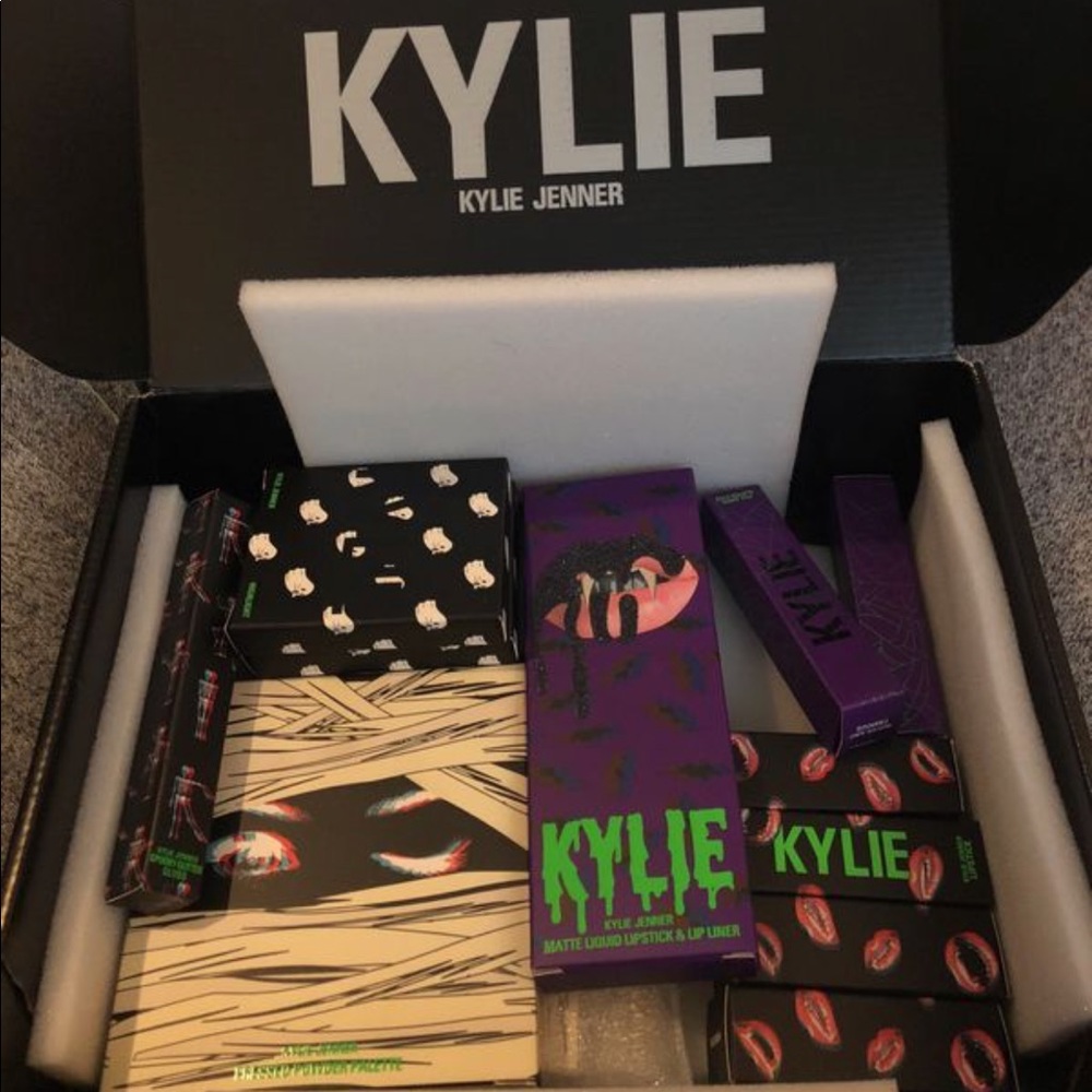 Kylie Halloween 2018 Bundle